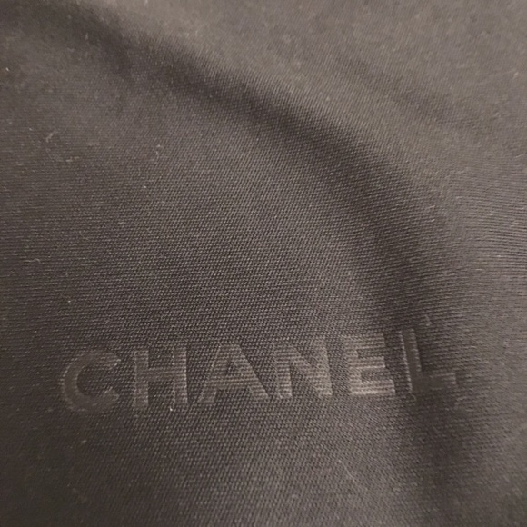 🌴SUMMER SALE🌴💯✔️Authentic Chanel Sunglasses Casing and Essen. - Picture 6 of 6